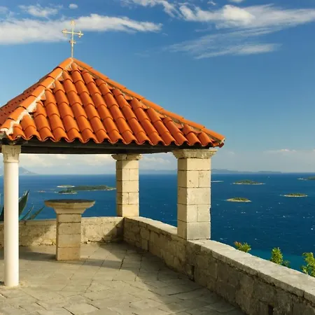 In With Balcony, Air Conditioning, Wifi, Dishwasher *