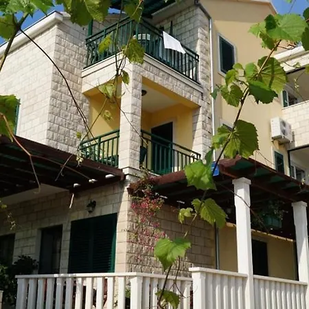 In With Balcony, Air Conditioning, Wifi, Dishwasher 아파트