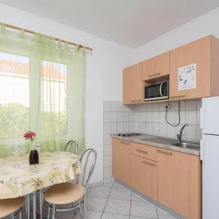 In With Balcony, Air Conditioning, Wifi, Dishwasher *