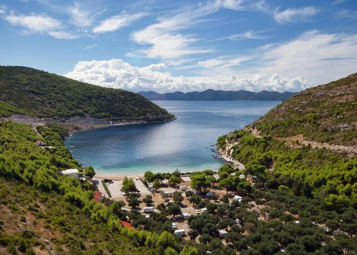 In With Balcony, Air Conditioning, Wifi, Dishwasher