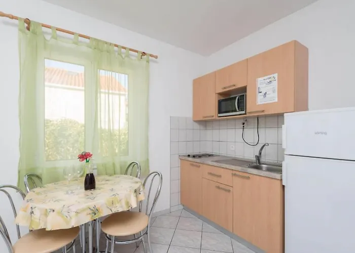 In With Balcony, Air Conditioning, Wifi, Dishwasher *